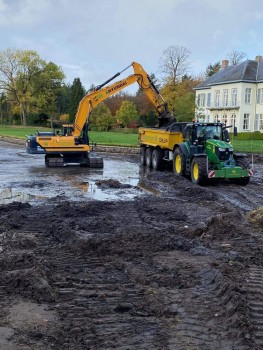 Verhuur met machinist van kraan, tractor en gronddumper